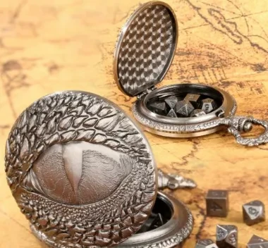 Porte-dés en métal avec mini-kit polyédrique: œil maudit argenté avec pochette en suédine noire