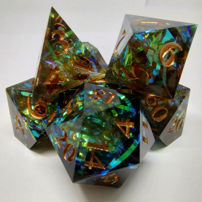 Glaçons prismatique vert dans une bouteille avec couvercle dévisable