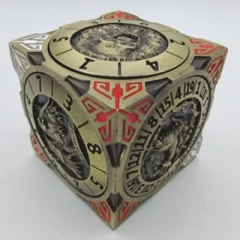 Cube de Chaos - or antique dans une boîte noire