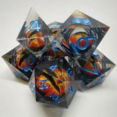 Kit de dés "Liquid Core" Oeil de Dragon - fumée et orange dans une bouteille avec couvercle dévisable