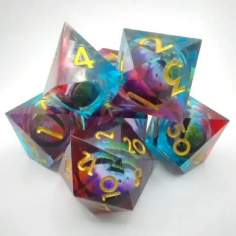 Kit de dés "Liquid Core" Oeil de Dragon - bleu / rouge avec chiffres dorés dans une bouteille avec couvercle dévisable