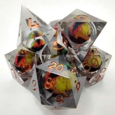 Kit de dés Oeil de Dragon - fumé avec oeil multicolore dans une bouteille avec couvercle dévisable