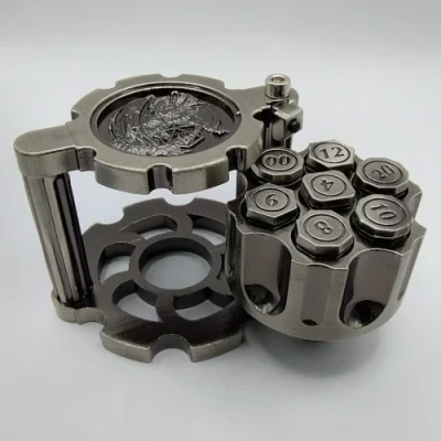 Dés revolver - argent dans une boîte