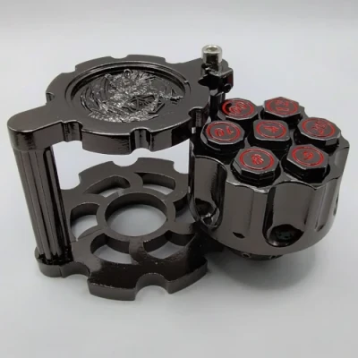 Dés revolver - noir avec rouge dans une boîte