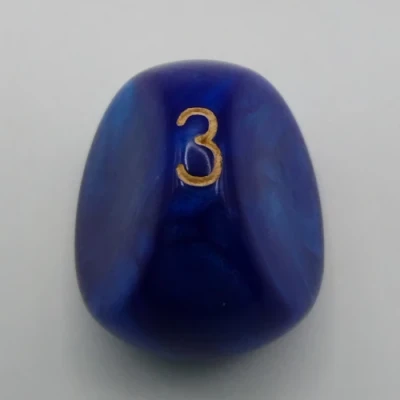 Dé à trois faces - bleu perlé