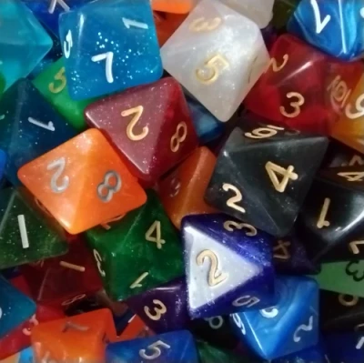Dés en vrac: 100 d8 assortis