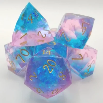 Résine taillée au diamant: bleu et rose avec chiffres dorés dans une boîte en métal