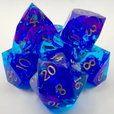 Résine taillée au diamant: bleu avec chiffres dorés dans une boîte en métal